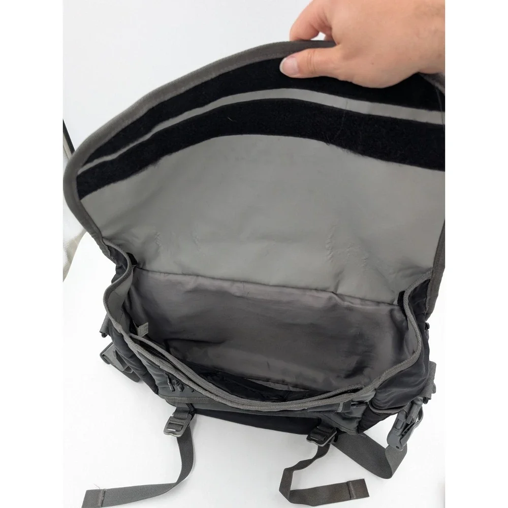 Timbuk2 KDS13 Messenger Laptop Bag Crossbody Shoulder Strap Black/Gray Medium‎